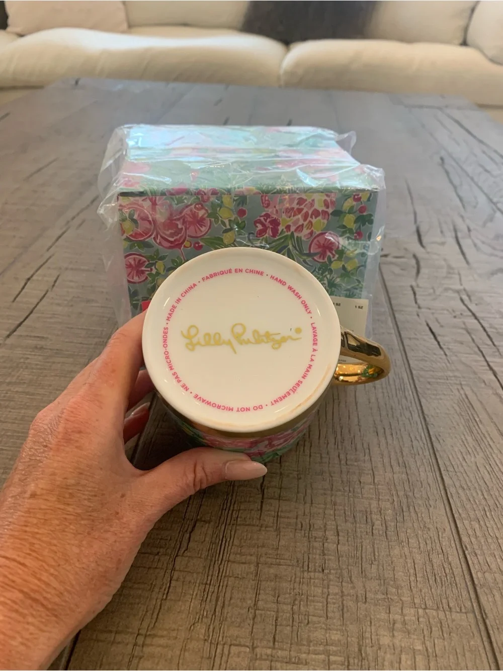 NWT—-Set of 2 Lilly Pulitzer Seasalt Blue Fruity Flamingo Mugs with Gold Handle